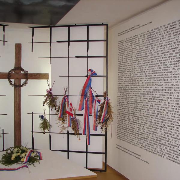 Image /media/0simoiuh/12_-_pamatnik_vojna_lesetice_-_pietni_kaple.jpg