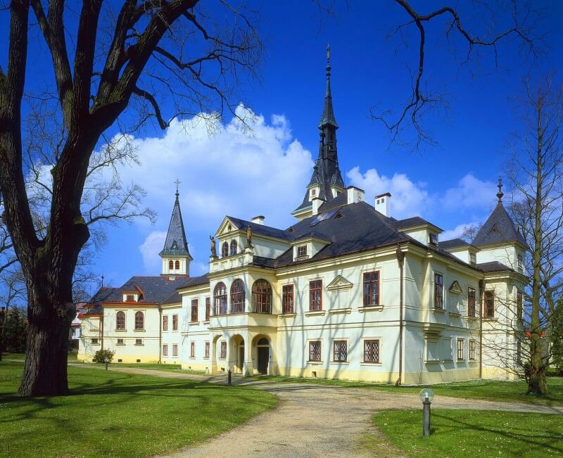 Image /media/3cfjnmzw/luzany_-_zamek_800x651.jpg