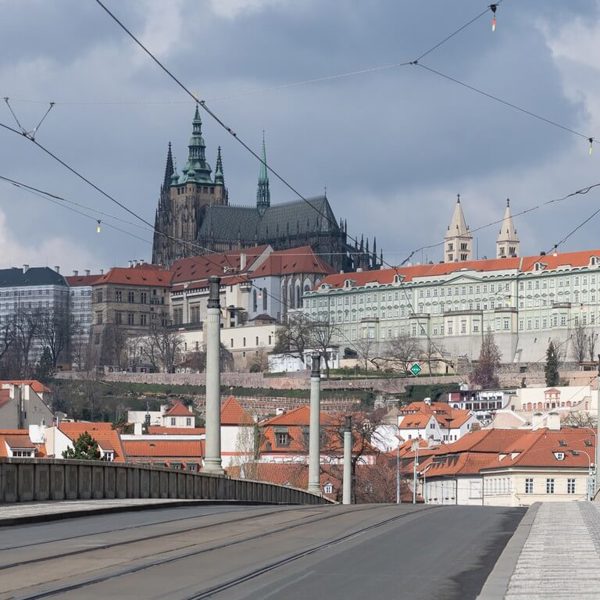 Image /media/4mwe3guw/prague_streets_170.jpg
