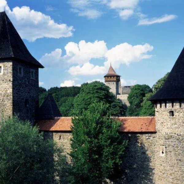 Image /media/4qbd1aqn/helfstyn_-_hrad_800x396.jpg