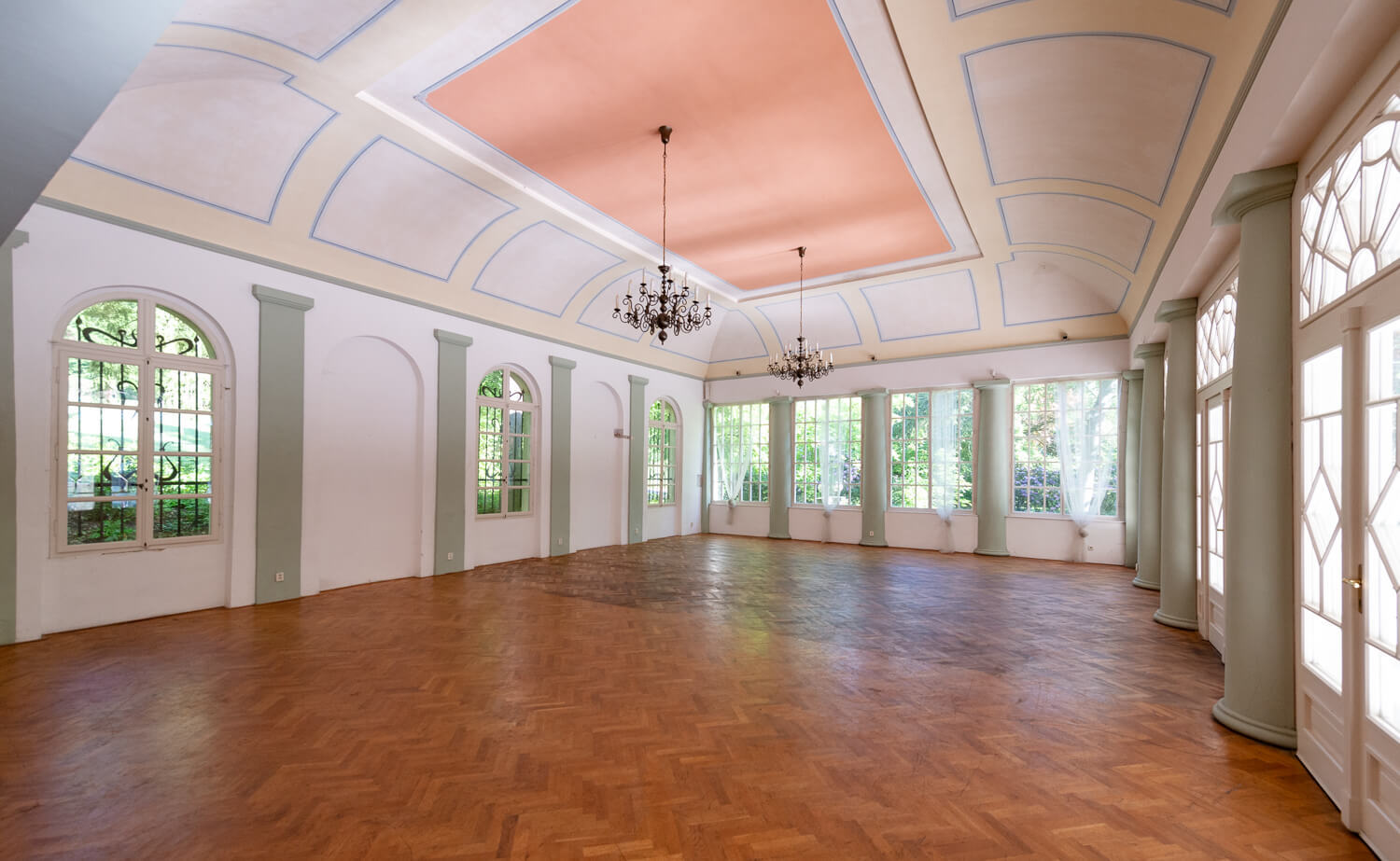 Image /media/ajtedqnn/postovni_dvur_karlovy_vary_cfc-1.jpg