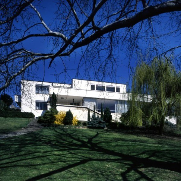 Obrázek /media/cvqercqy/brno_-_vila_tugendhat_-_podzim_800x538.jpg