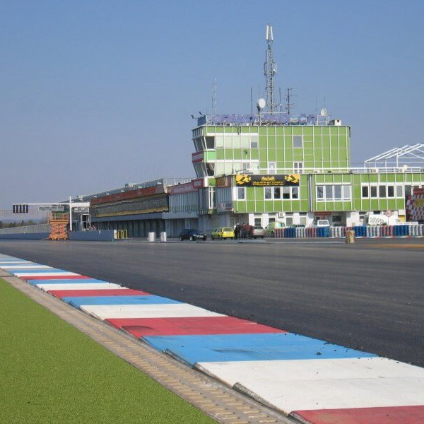 Obrázek /media/exodt1r0/automotodrom_brno_-_masarykuv_okruh_800x6001.jpg