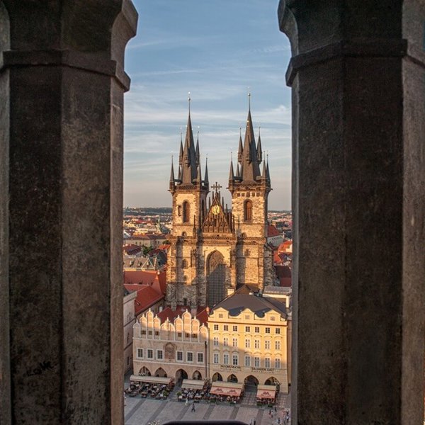Image /media/g2th3mac/prague_city_tourism_pohled_na_staromak_z_veze.jpg