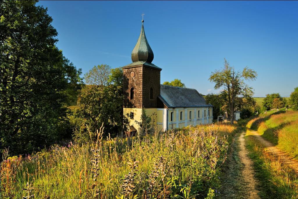 Image /media/hfknwbeg/kostel_na_moldave_-_bergr_15x10.jpg