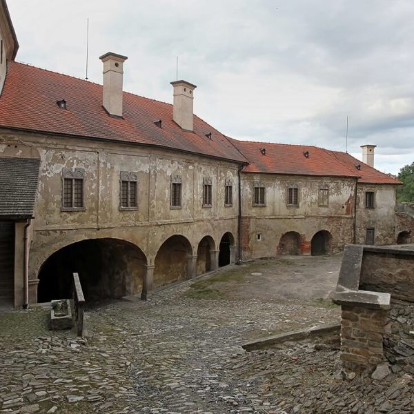 Image /media/irxevylz/hrad_ledec_nad_sazavou_l_3__kopie.jpg