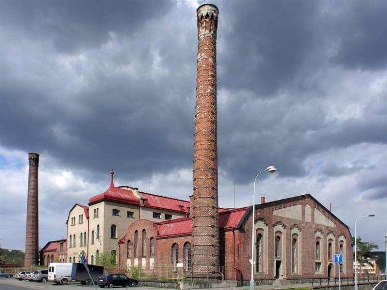 Image /media/ncbphtqe/1_muzeum_-_predni_a_bocni_strana1.jpg