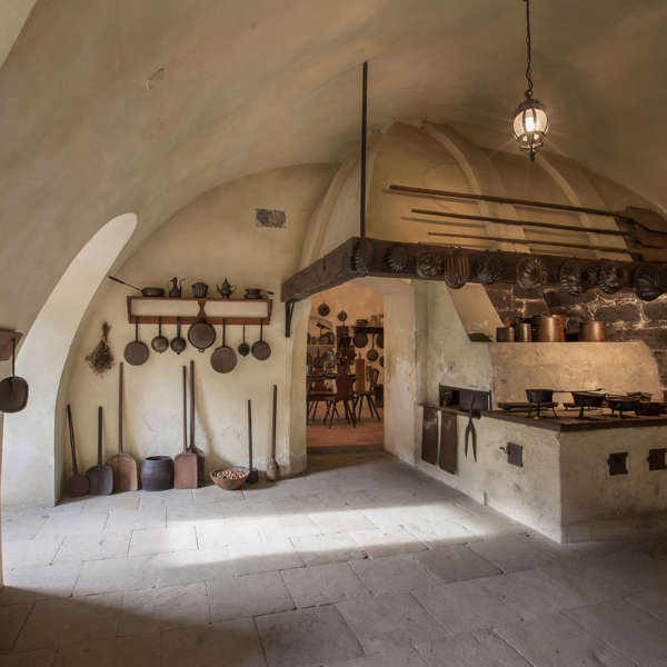 Obrázek /media/pqglvz5e/hrad-kost-kuchyn.jpg