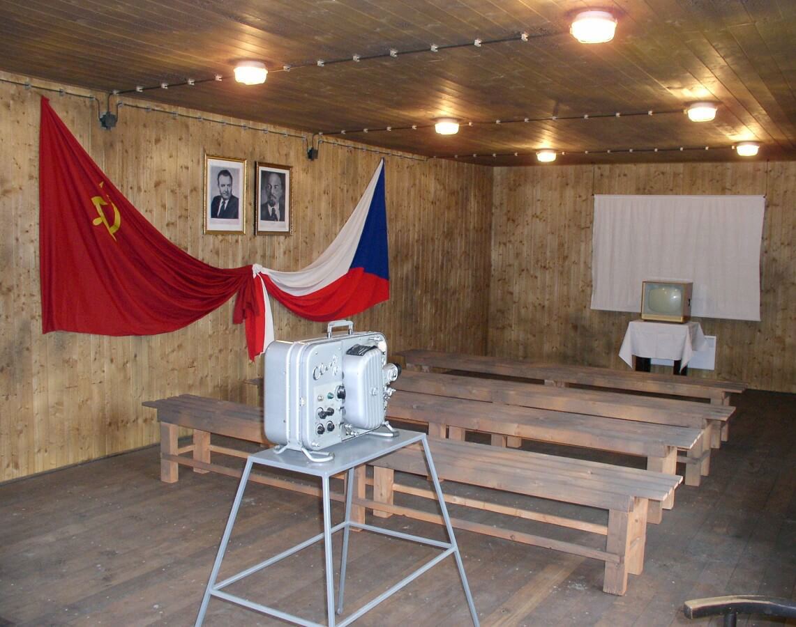 Image /media/qavdrw1c/17_-_pamatnik_vojna_lesetice_-_z_interierove_expozice.jpg