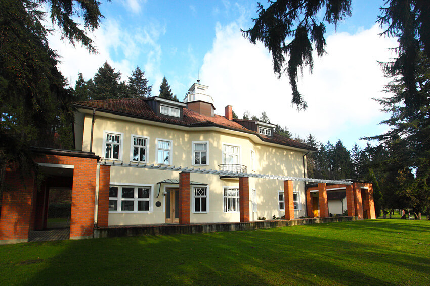 Obrázek batova_vila_celni_pohled_31.jpg