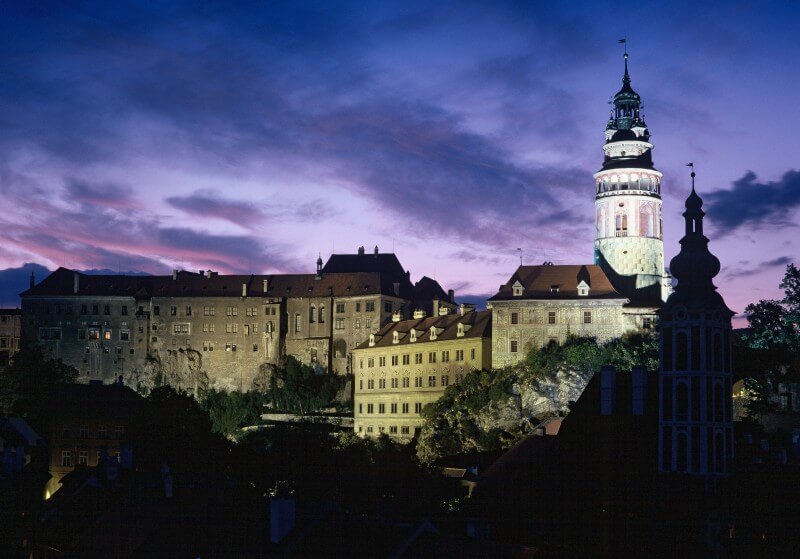 Image /media/rtel2qzo/cesky_krumlov_-_zamek_v_podvecer_800x559.jpg