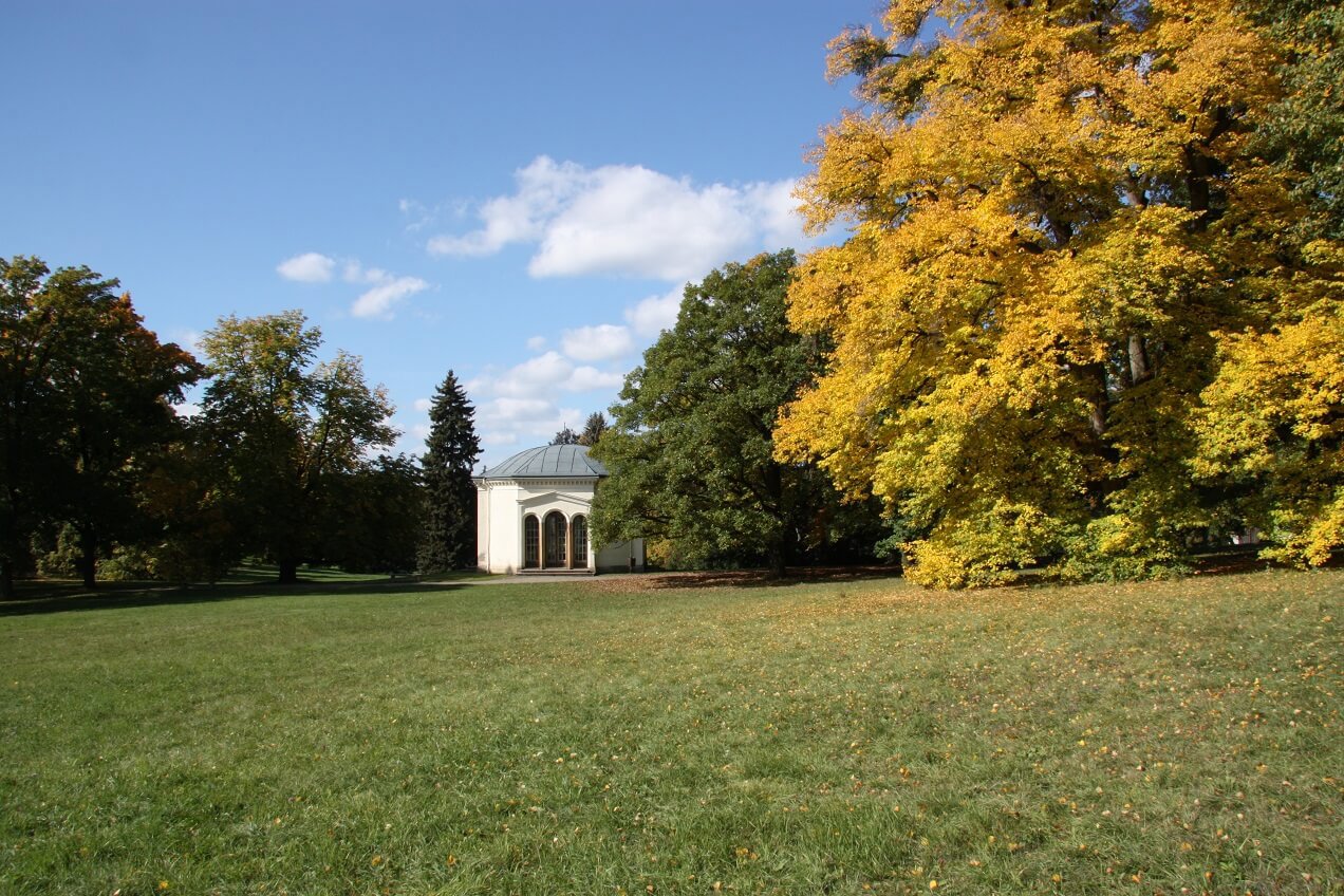Image /media/t2yksrcz/park-zamecky_altan-cechy_pod_kosirem_mala.jpg