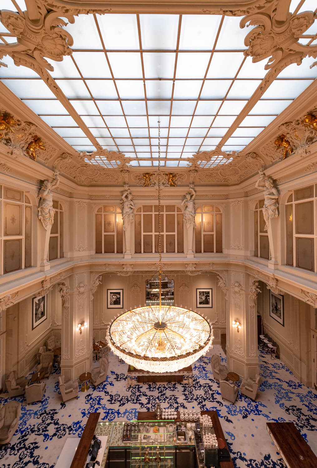 Image /media/wmajz43x/grandhotel_pupp_1_cfc-1.jpg
